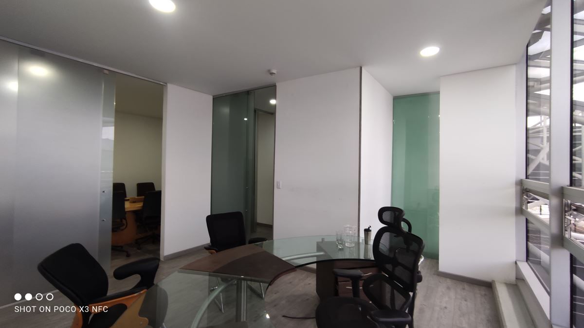 Oficina en arriendo Cundinamarca Bogotá Santa Catalina 80 m2 Habitaciones 0 Baños 2 Garajes 2 Precio $6000000