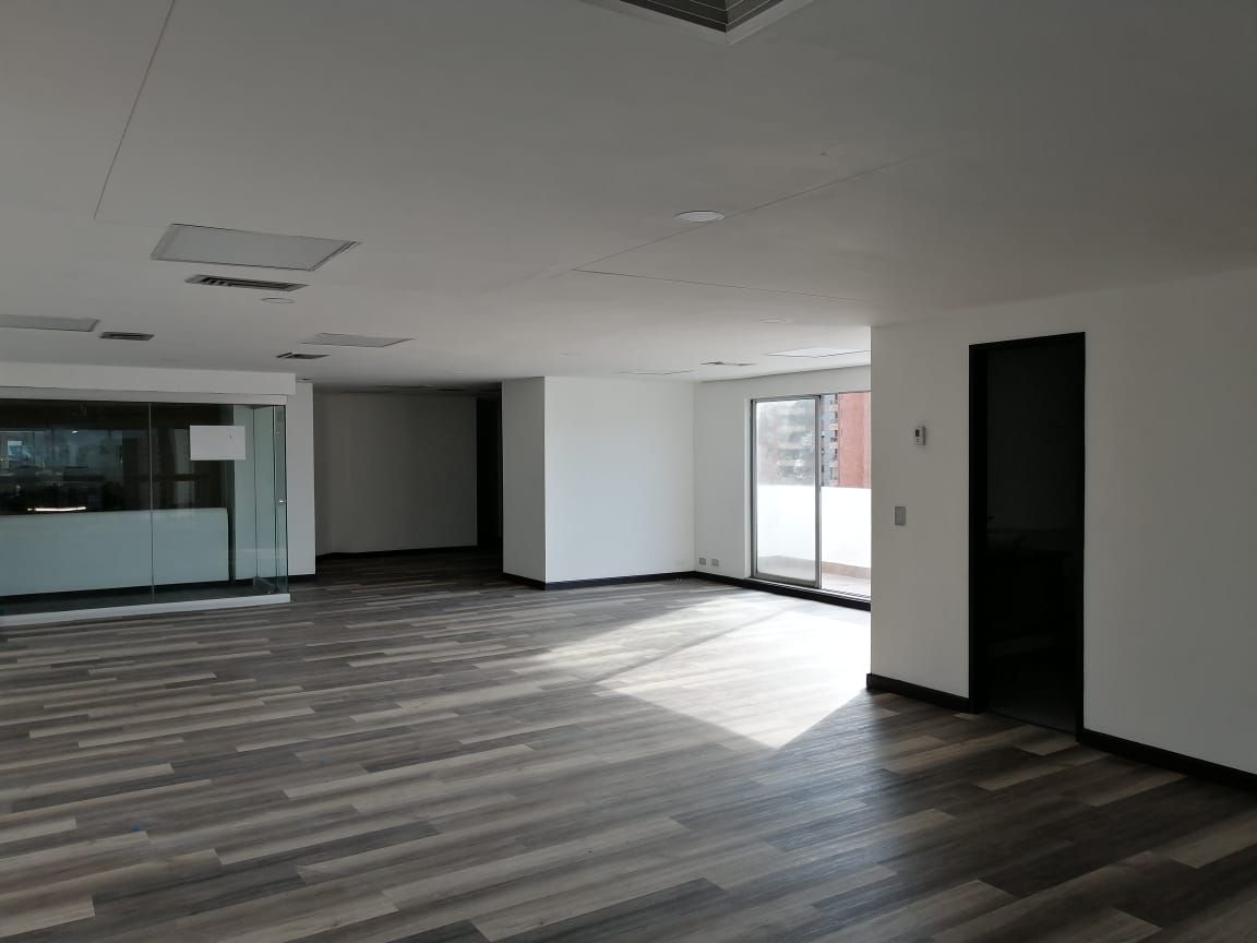 Oficina en arriendo Antioquia Medellín El Castillo 110 m2 Habitaciones 0 Baños 1 Garajes 2 Precio $8500001