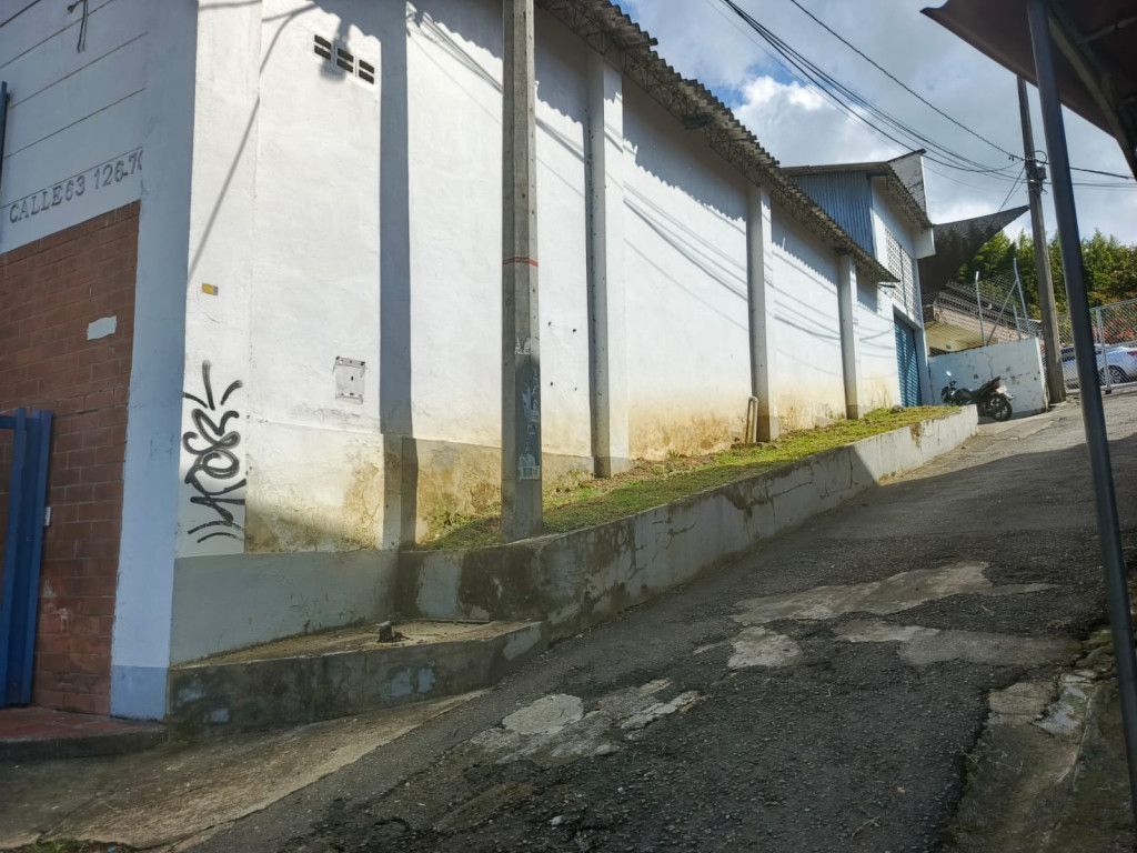 Bodega en venta Antioquia Medellín San Cristobal 589 m2 Habitaciones 0 Baños 5 Garajes 2 Precio $1600000000