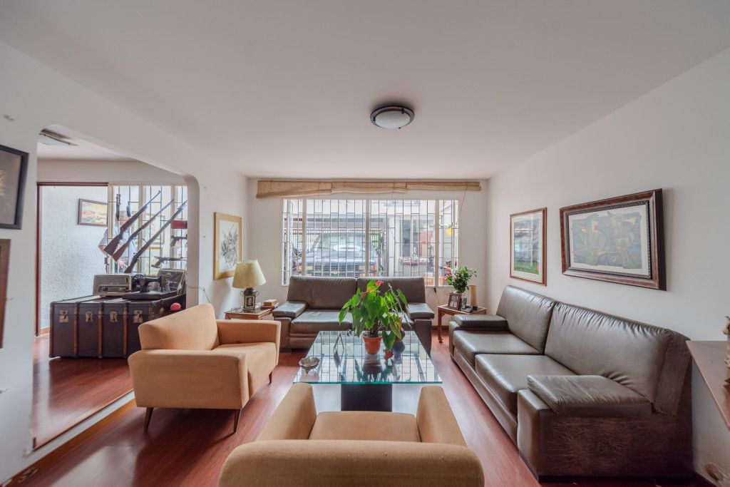 Casa en venta Cundinamarca Bogotá Lisboa 250 m2 Habitaciones 4 Baños 4 Garajes 4 Precio $1200000000