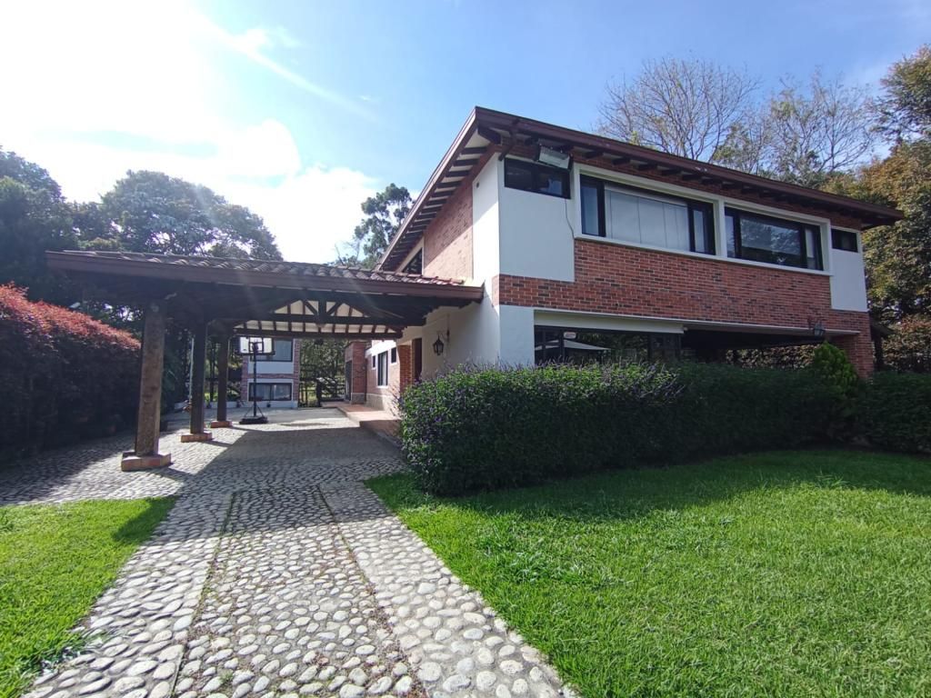 Finca en arriendo Antioquia Rionegro San Antonio 400 m2 Habitaciones 5 Baños 6 Garajes 1 Precio $12000000