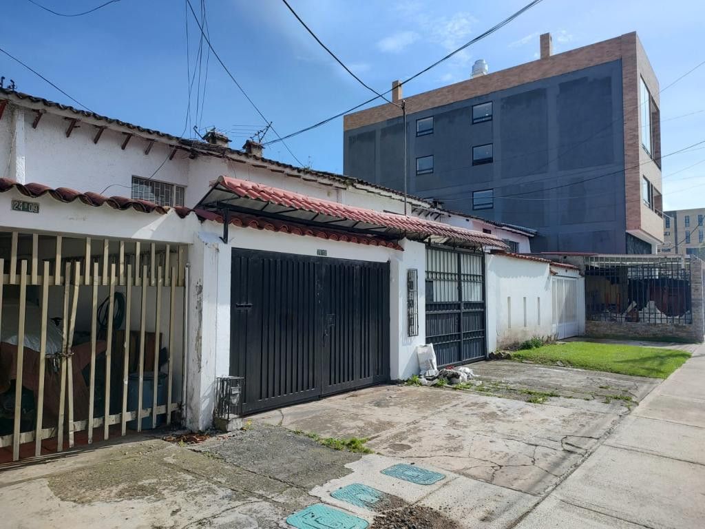 Casa en venta Cundinamarca Bogotá Modelia 196 m2 Habitaciones 5 Baños 2 Garajes 1 Precio $970000000