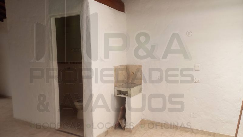 Bodega en arriendo Antioquia Medellín Carlos E Restrepo 110 m2 Habitaciones 0 Baños 2 Garajes 0 Precio $3500000