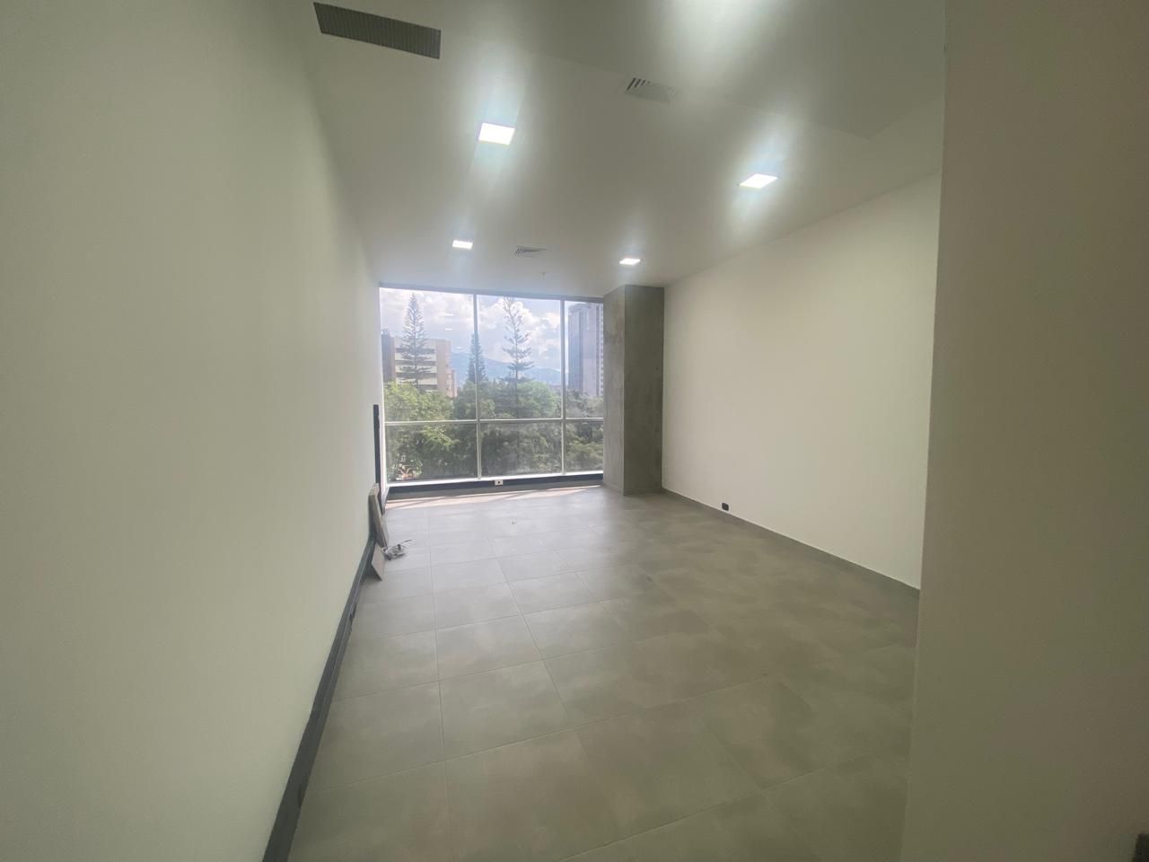 Oficina en arriendo Antioquia Medellín El Castillo 33 m2 Habitaciones 0 Baños 1 Garajes 1 Precio $3700000