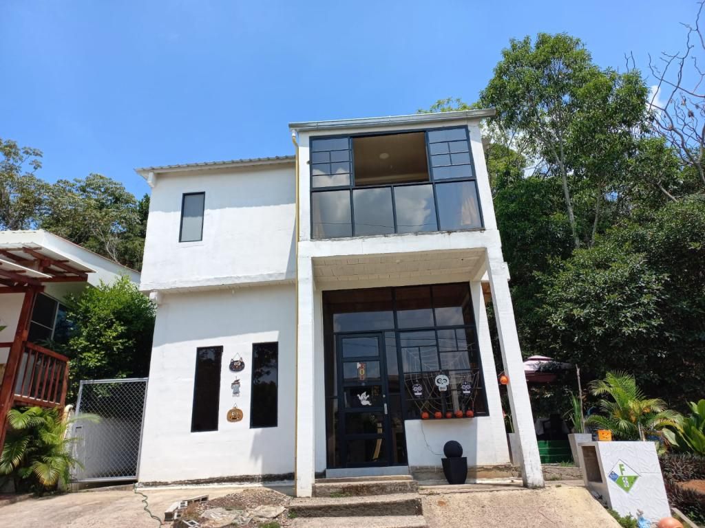 Casa en venta Valle Del Cauca Jamundí Jamundí 420 m2 Habitaciones 3 Baños 3 Garajes 1 Precio $538000000