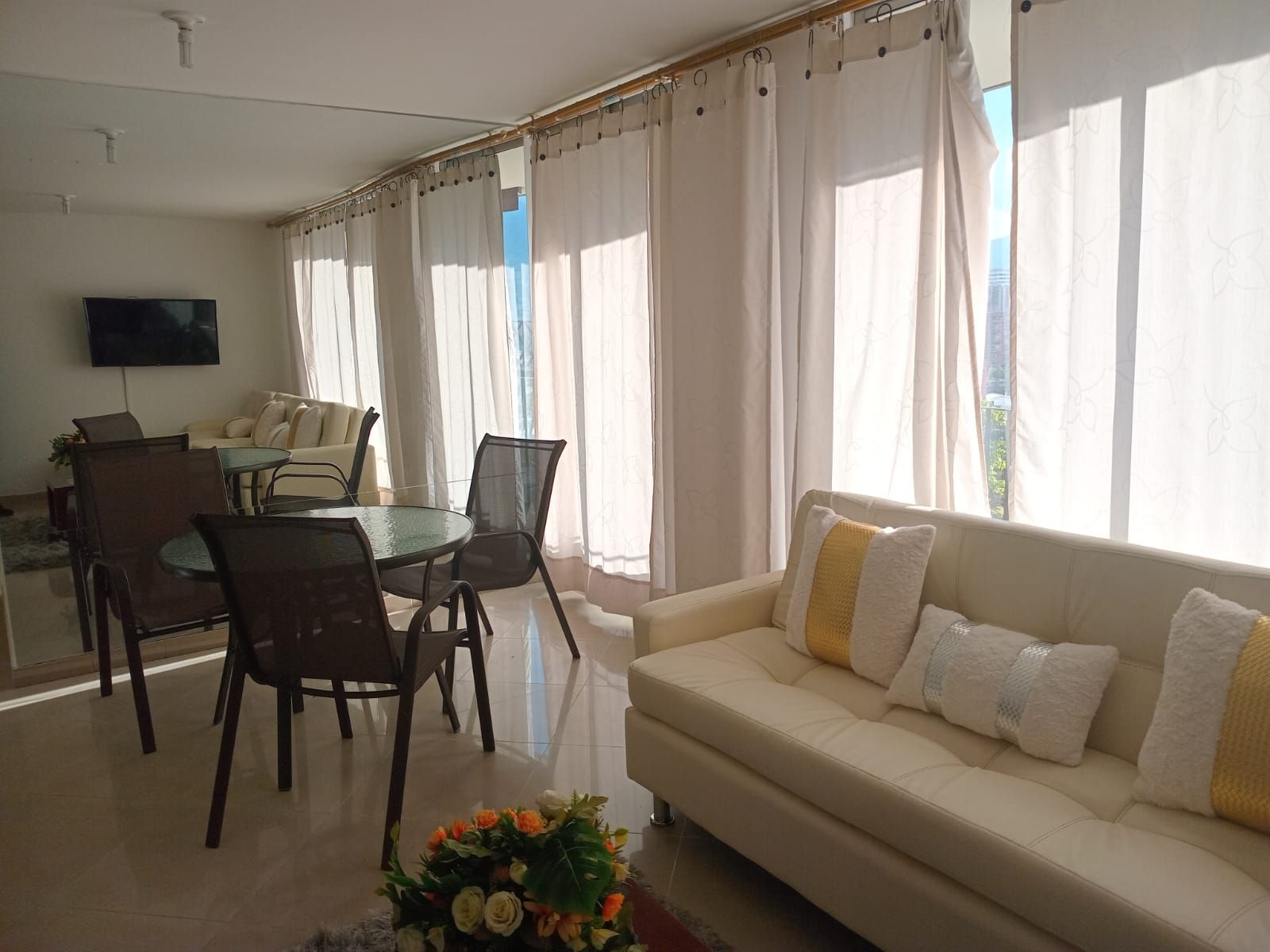 Apartamento en arriendo Antioquia Medellín Castropol 89 m2 Habitaciones 2 Baños 2 Garajes 1 Precio $4700000