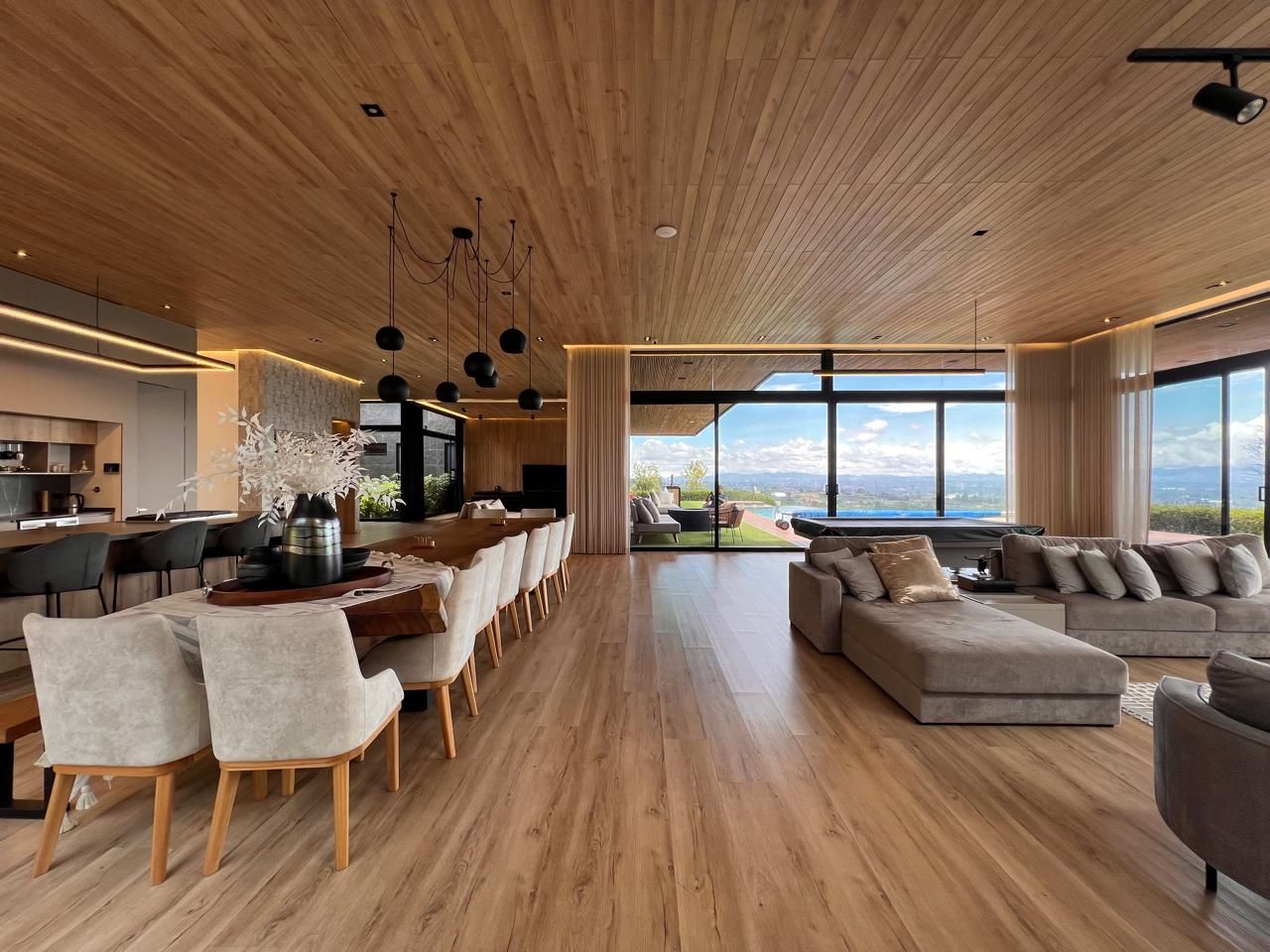 Casa en venta Antioquia Rionegro Barrio Obrero 5300 m2 Habitaciones 6 Baños 6 Garajes 3 Precio $9000000000