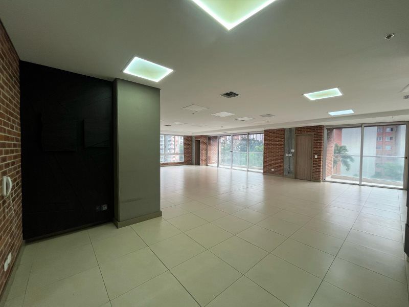 Oficina en arriendo Antioquia Medellín Castropol 296 m2 Habitaciones 0 Baños 4 Garajes 0 Precio $21225000