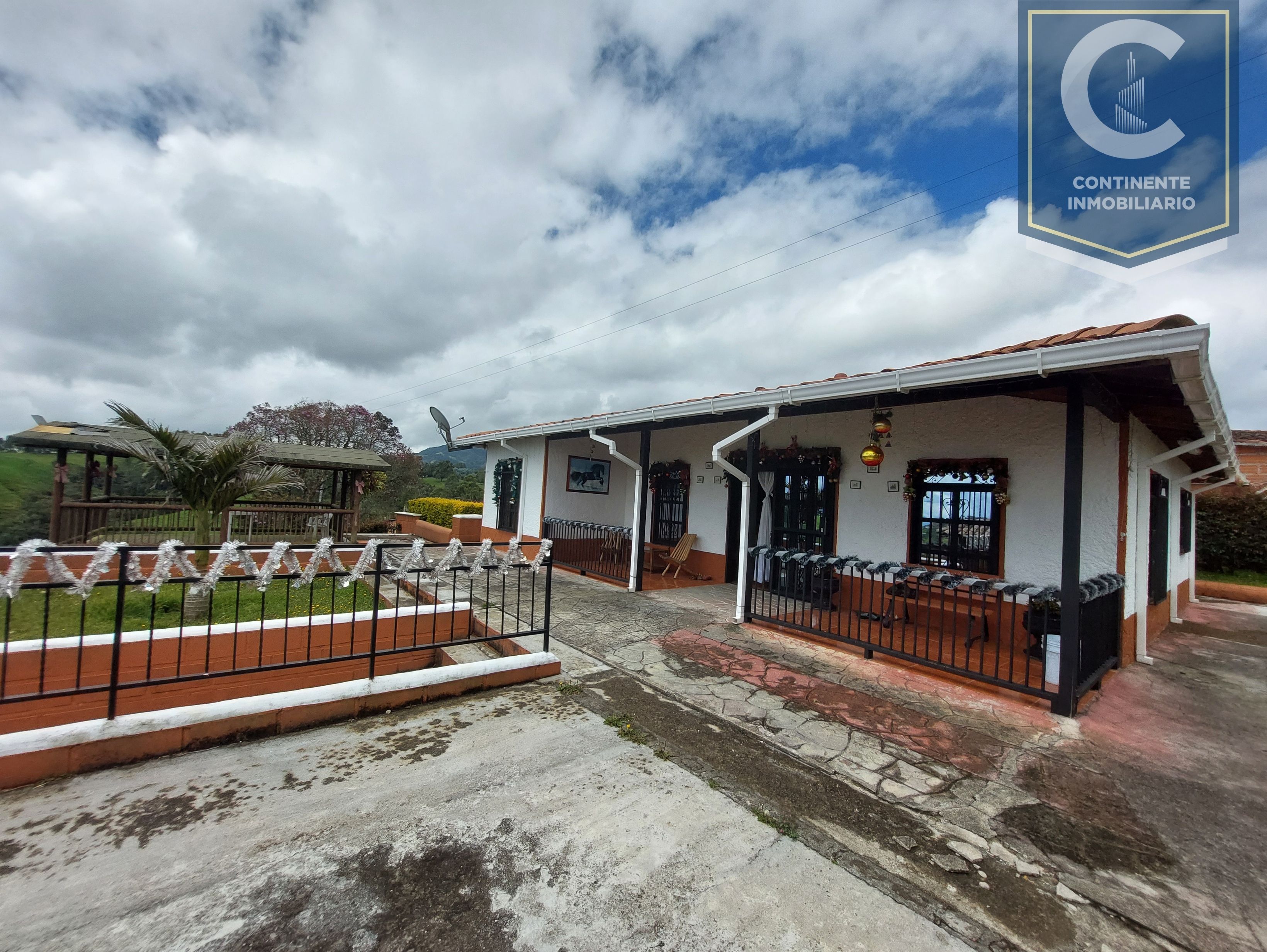 Finca en venta Antioquia Bello Urbanización Búcaros 2 1450 m2 Habitaciones 3 Baños 2 Garajes 1 Precio $980000000