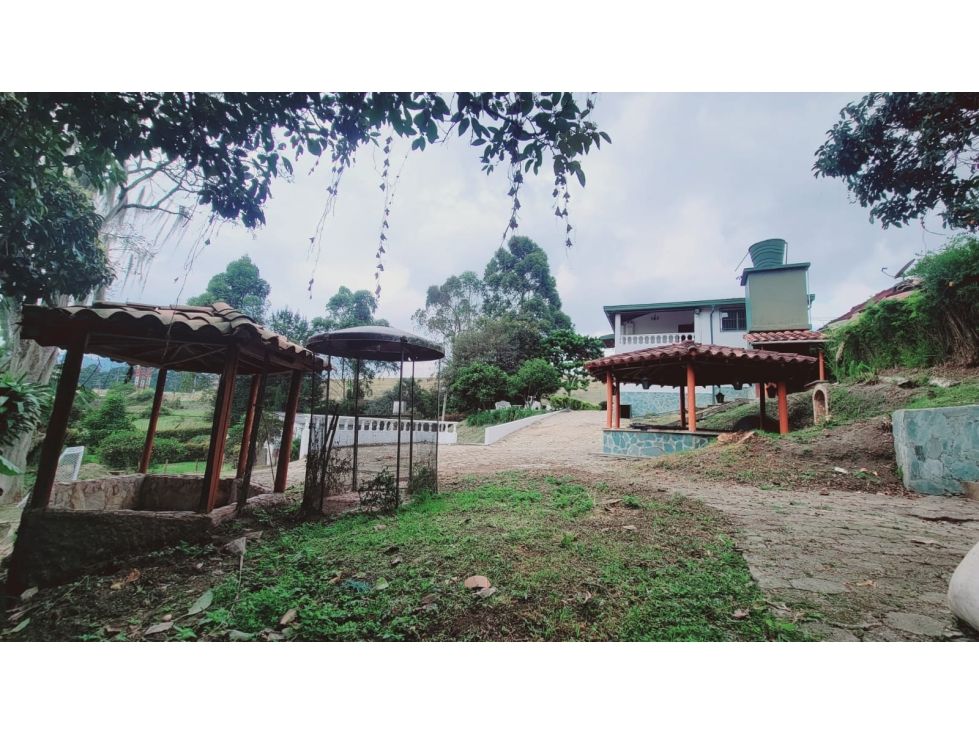 Casa en venta Antioquia Rionegro Rionegro 380 m2 Habitaciones 5 Baños 4 Garajes 4 Precio $1350000000