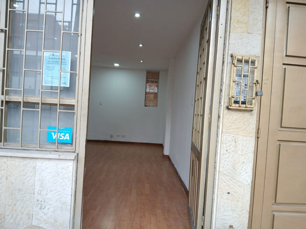Local en venta Cundinamarca Bogotá Quinta Paredes 40 m2 Habitaciones 0 Baños 1 Garajes 0 Precio $254000000