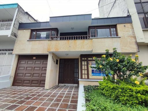 Casa en arriendo Risaralda Pereira Centenario 286 m2 Habitaciones 5 Baños 5 Garajes 2 Precio $10000000