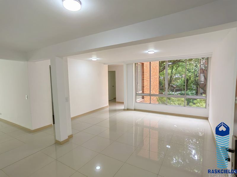 Apartamento en venta Antioquia Medellín Villa Carlota 162 m2 Habitaciones 4 Baños 3 Garajes 4 Precio $890000000