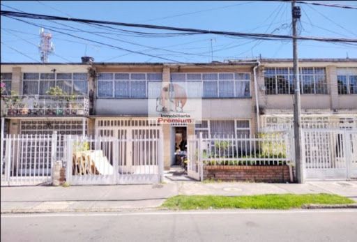 Casa en venta Cundinamarca Bogotá San Luis 355 m2 Habitaciones 6 Baños 5 Garajes 2 Precio $1300000000