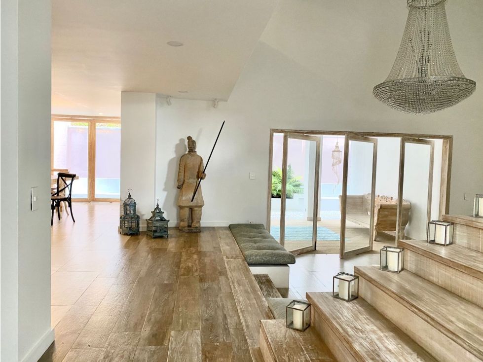 Casa en venta Antioquia Medellín Villa Carlota 450 m2 Habitaciones 5 Baños 5 Garajes 2 Precio $2400000000
