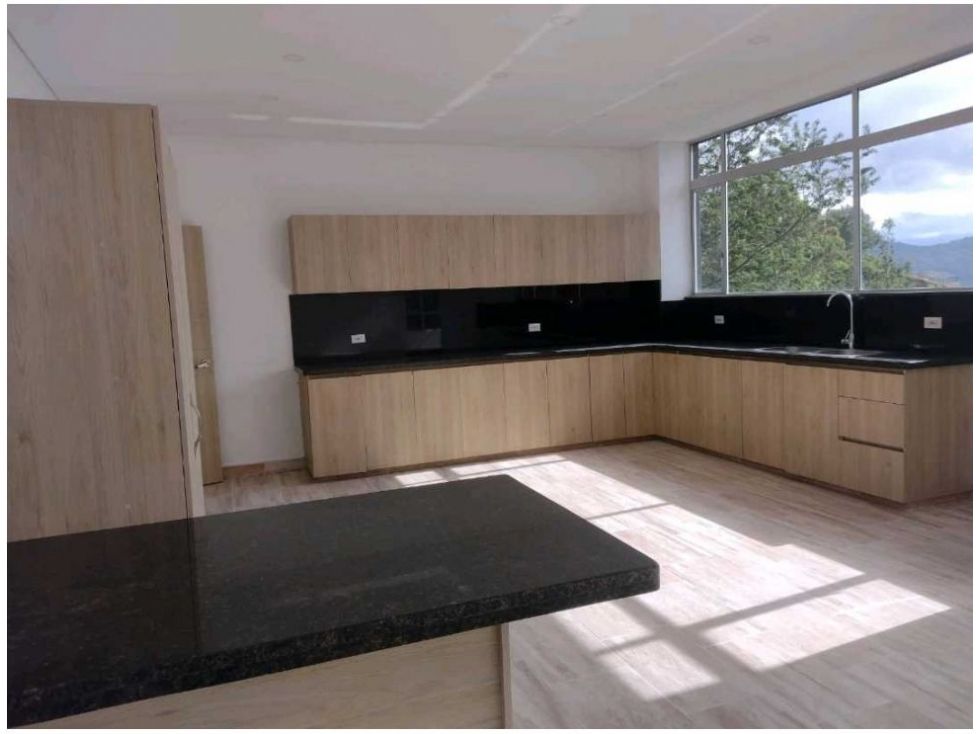Casa en arriendo Antioquia Envigado Loma Del Atravesado 220 m2 Habitaciones 3 Baños 3 Garajes 2 Precio $7500000