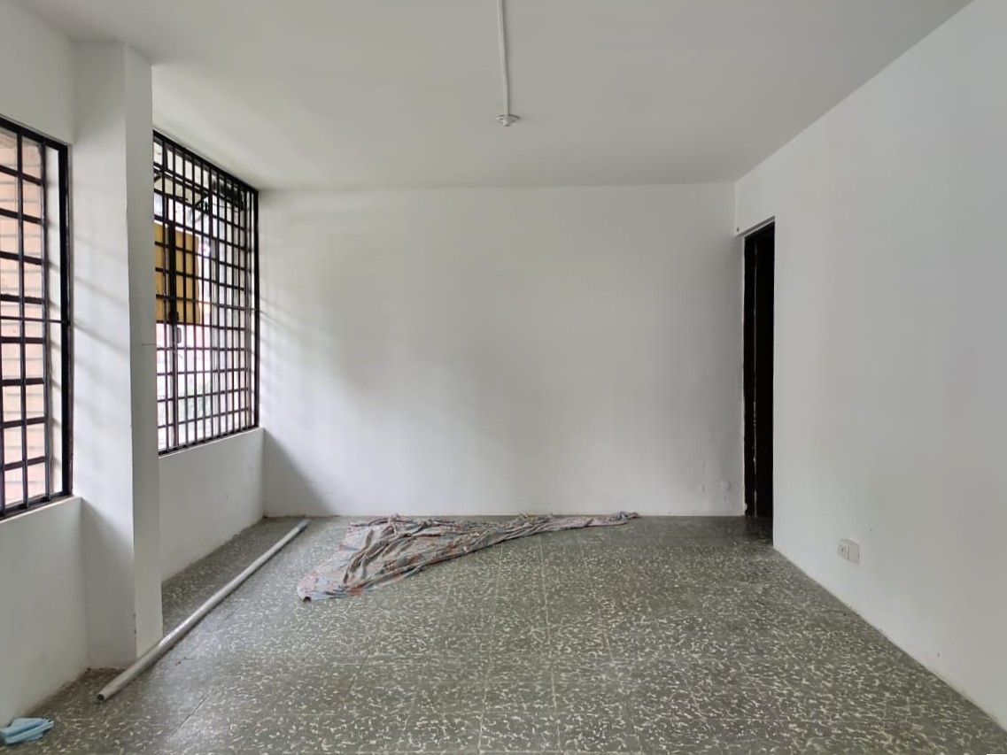Oficina en arriendo Antioquia Medellín Rosales 160 m2 Habitaciones 0 Baños 2 Garajes 0 Precio $4600000