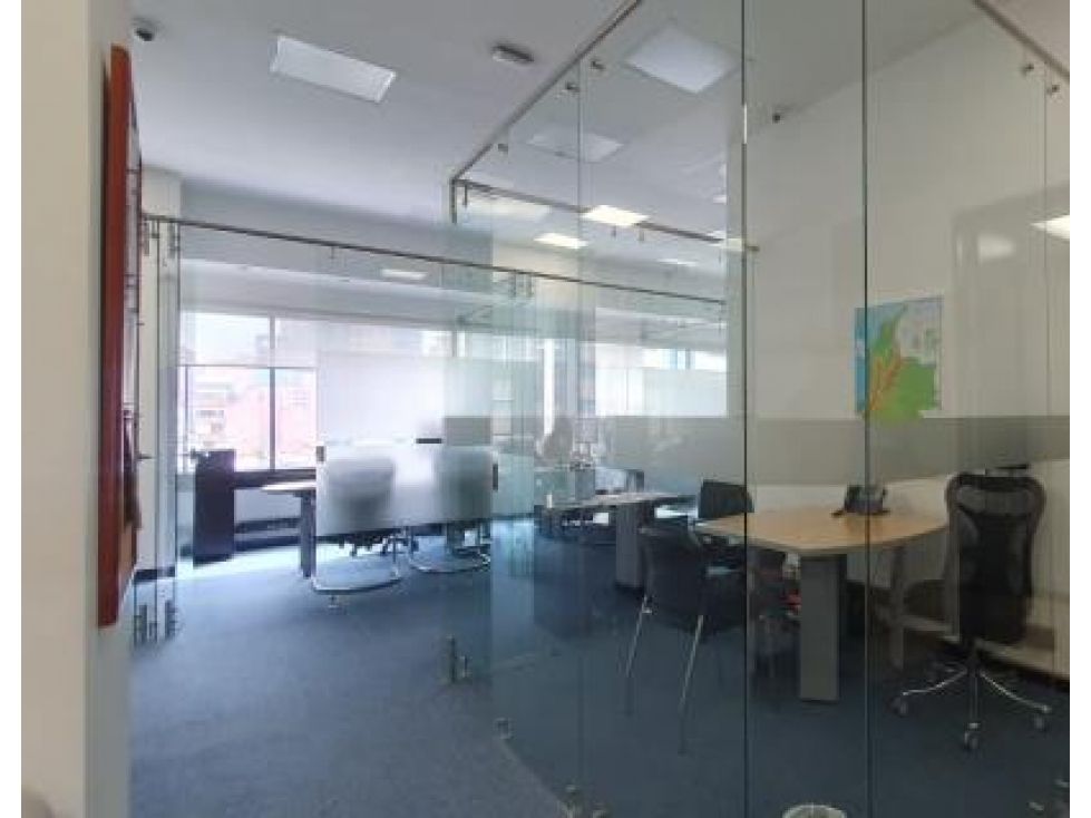 Oficina en venta Cundinamarca Bogotá Chapinero Norte 211 m2 Habitaciones 0 Baños 2 Garajes 4 Precio $2250000000