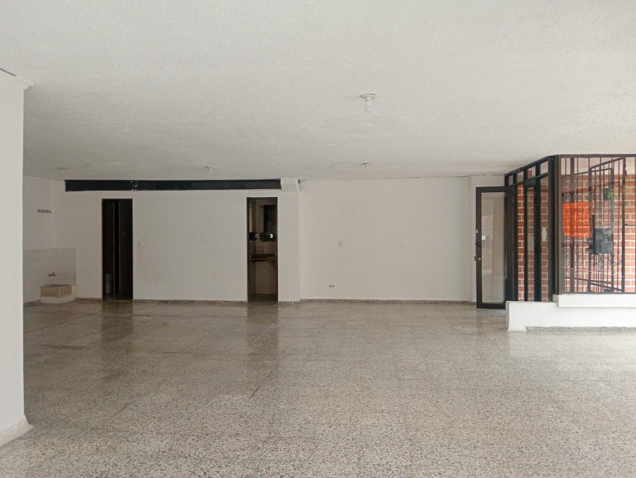 Local en arriendo Antioquia Medellín San Joaquin 120 m2 Habitaciones 0 Baños 2 Garajes 0 Precio $4700000