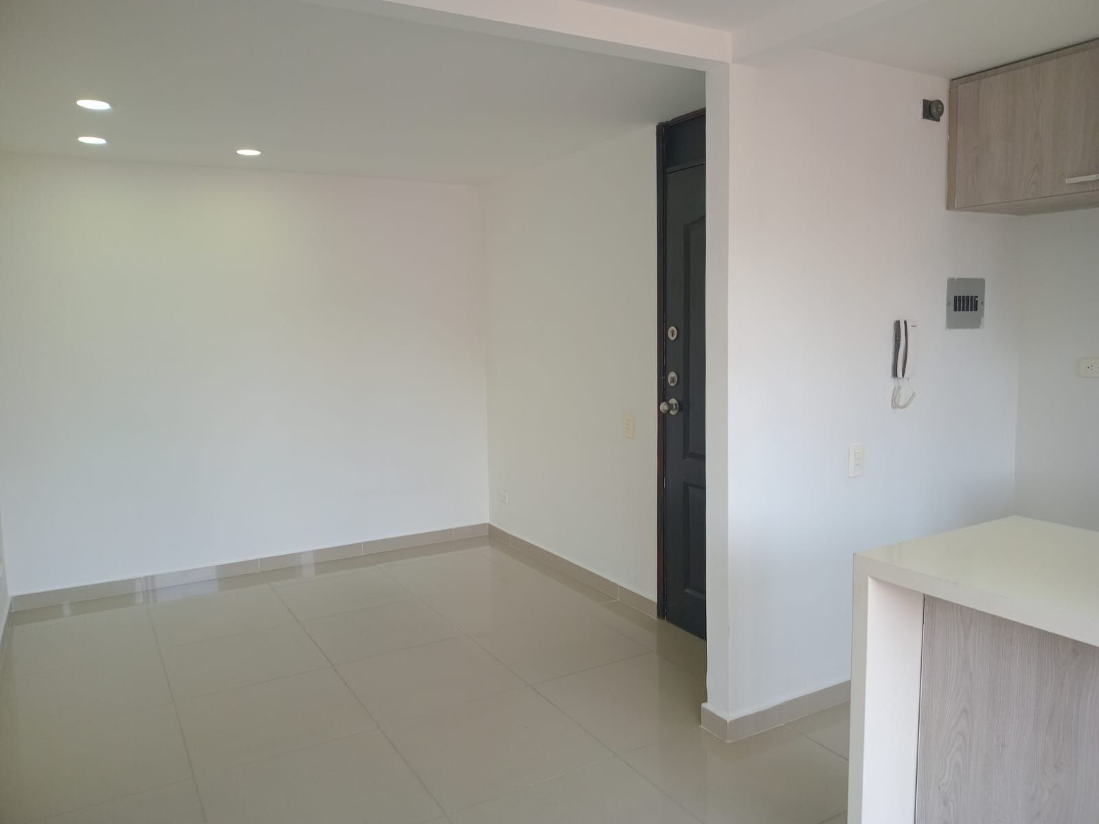 Apartamento en arriendo Antioquia Medellín Castropol 70 m2 Habitaciones 3 Baños 1 Garajes 1 Precio $3450000