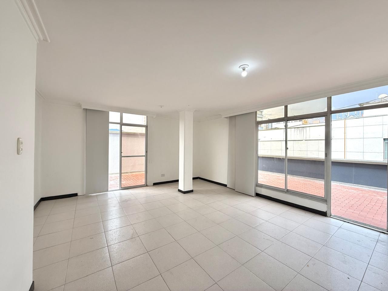Apartamento en arriendo o venta Risaralda Pereira Ur Rincon De La Palma 280 m2 Habitaciones 3 Baños 2 Garajes 1 Precio venta $520000000 Precio arriendo $2850000