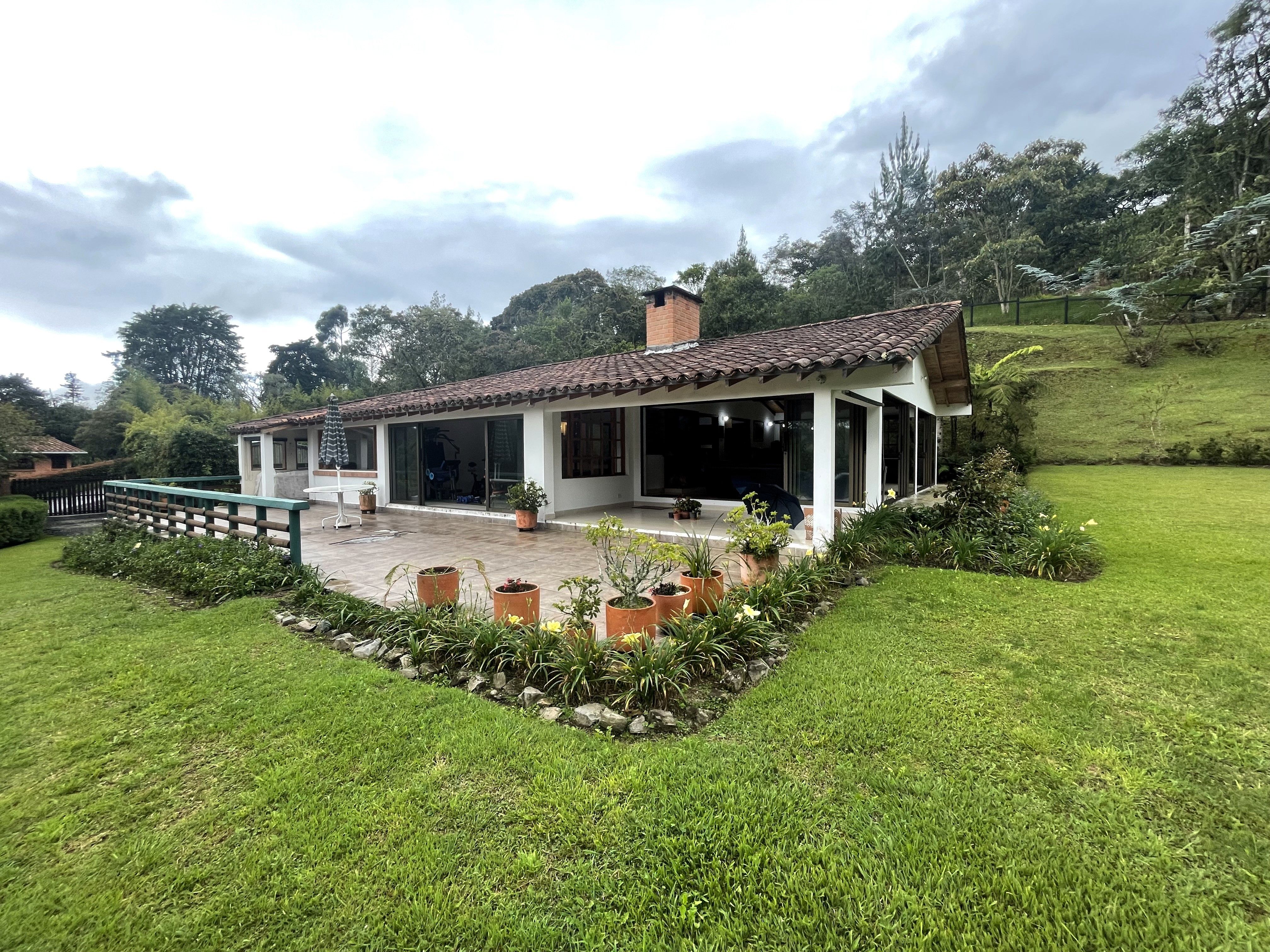 Finca en venta Antioquia El Retiro El Retiro 200 m2 Habitaciones 3 Baños 3 Garajes 8 Precio $1875000000