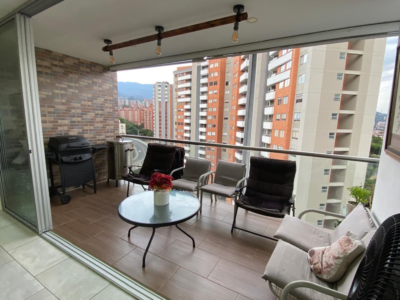 Apartamento en venta Antioquia Envigado Alto De Misael 157 m2 Habitaciones 3 Baños 5 Garajes 2 Precio $1045000000