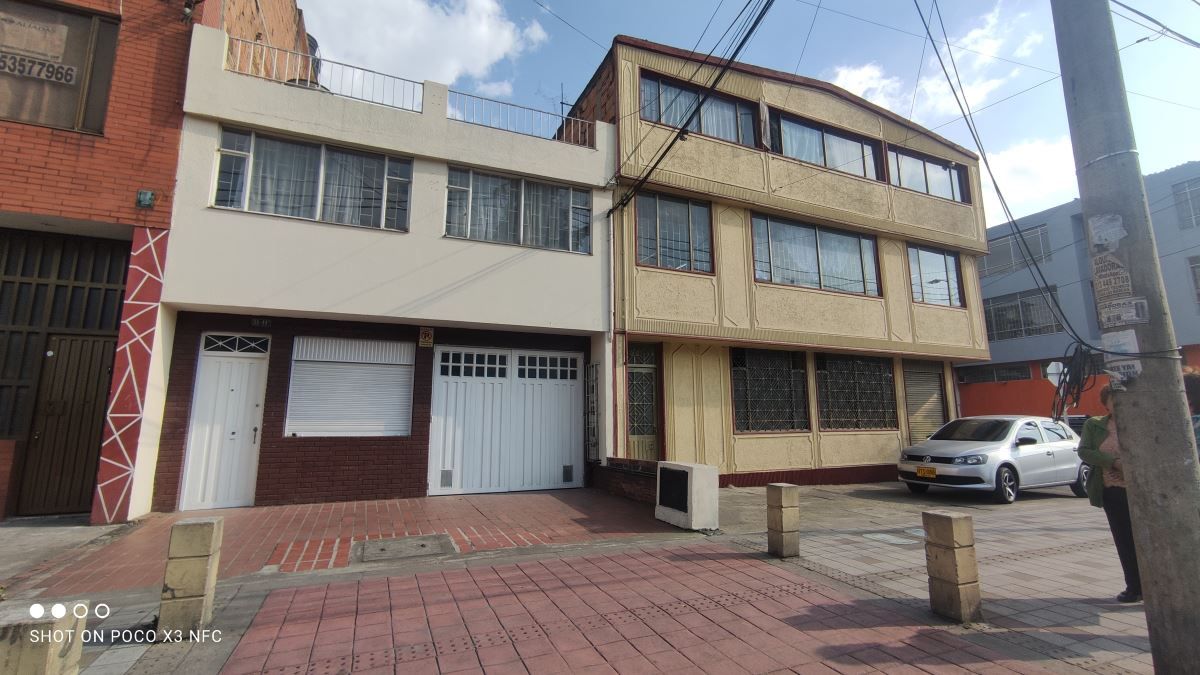 Casa en venta Cundinamarca Bogotá Floralia I Sector 260 m2 Habitaciones 7 Baños 3 Garajes 0 Precio $700000000