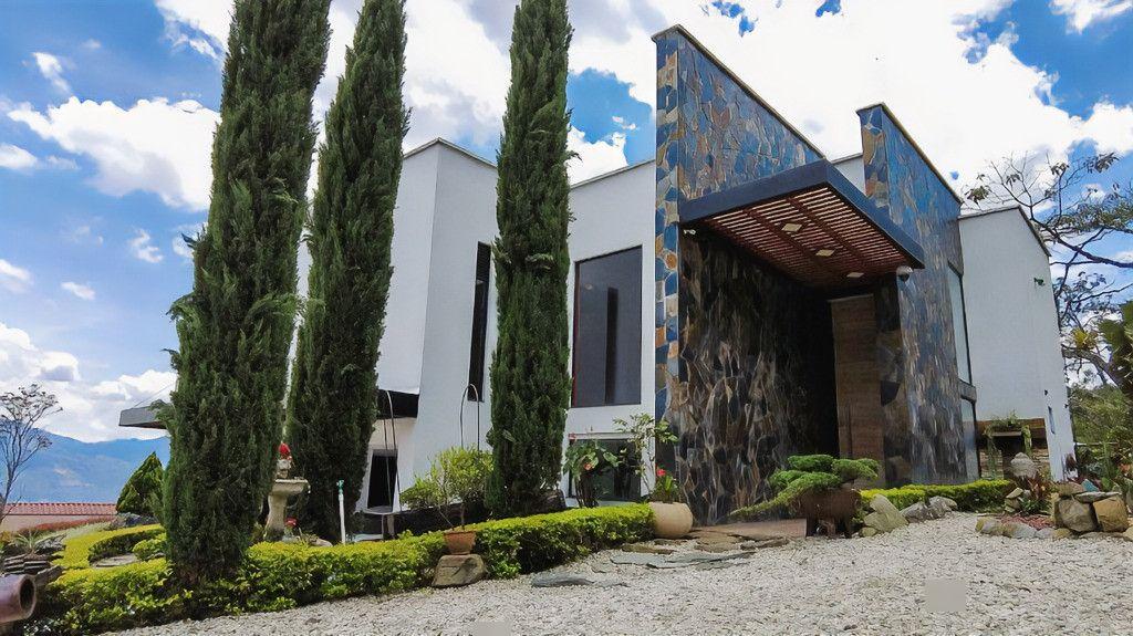 Casa en arriendo Antioquia Medellín Medellín 450 m2 Habitaciones 5 Baños 6 Garajes 6 Precio $31200000