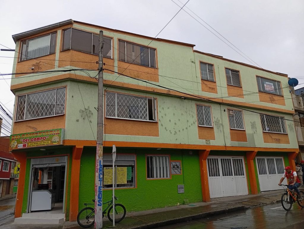 Casa en venta Cundinamarca Bogotá San Cayetano 306 m2 Habitaciones 6 Baños 4 Garajes 1 Precio $800000000