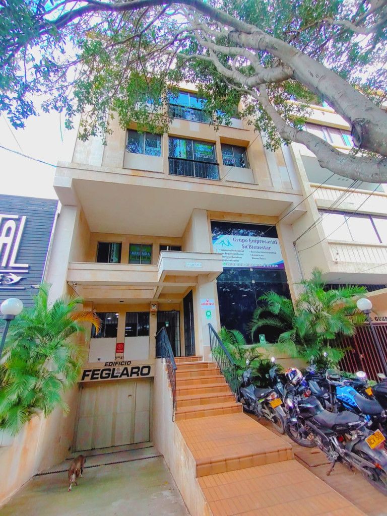 Oficina en arriendo Valle Del Cauca Cali San Vicente 140 m2 Habitaciones 0 Baños 2 Garajes 1 Precio $3800000