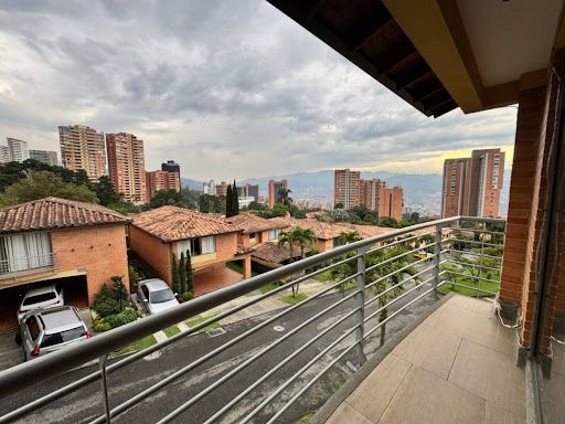 Casa en arriendo Antioquia Medellín El Tesoro 450 m2 Habitaciones 5 Baños 7 Garajes 3 Precio $20000000