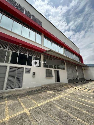 Bodega en arriendo Santander Girón La Esmeralda 2700 m2 Habitaciones 0 Baños 4 Garajes 6 Precio $46000000