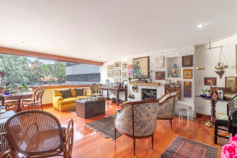 Apartamento en venta Cundinamarca Bogotá Los Rosales 243 m2 Habitaciones 3 Baños 2 Garajes 0 Precio $1550000000