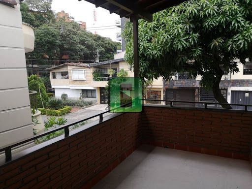 Casa en arriendo Antioquia Medellín Estadio 250 m2 Habitaciones 4 Baños 4 Garajes 1 Precio $8000000