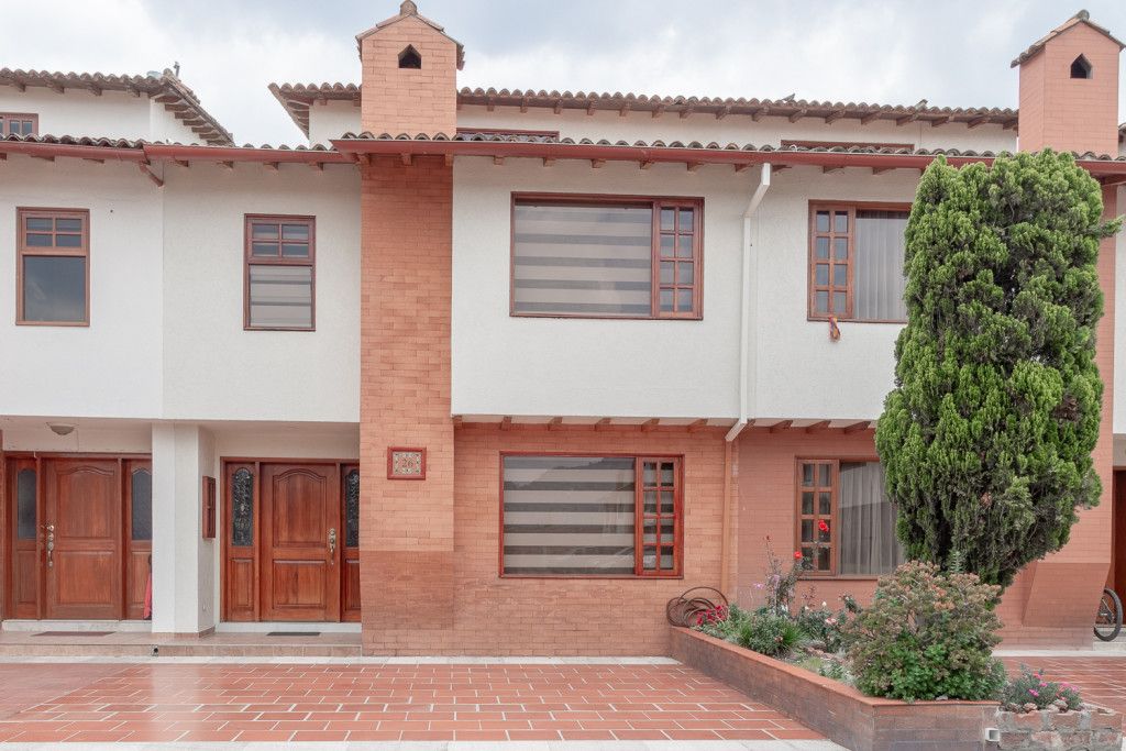 Casa en venta Cundinamarca Chía Cr El Retorno 148 m2 Habitaciones 3 Baños 4 Garajes 2 Precio $750000000