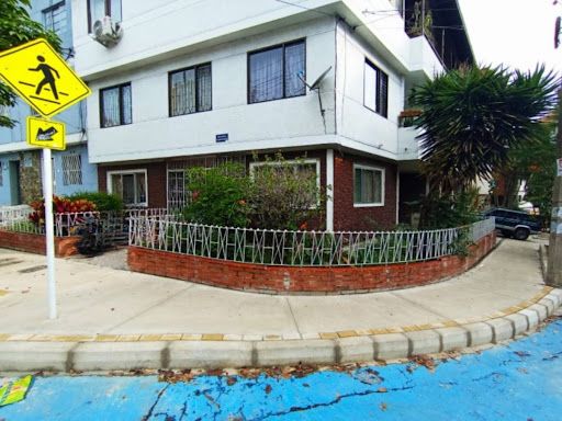 Casa en venta Antioquia Medellín Urbanizacion Los Laureles 174 m2 Habitaciones 3 Baños 3 Garajes 1 Precio $915000000