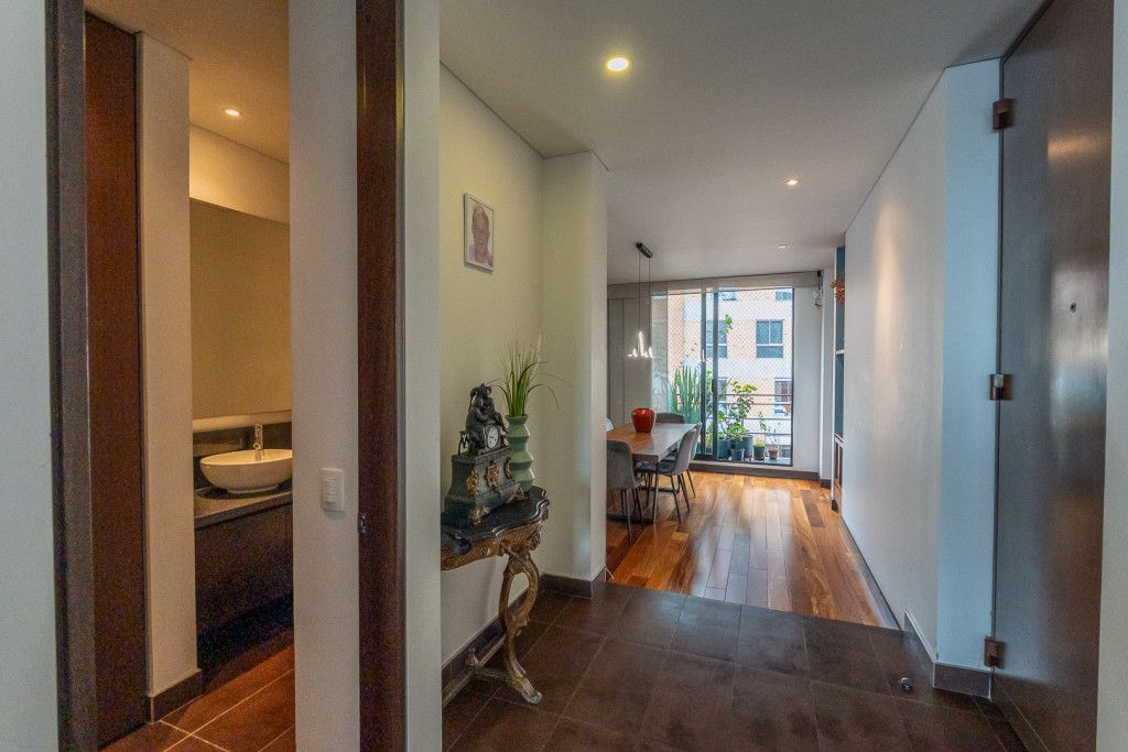 Apartamento en venta Cundinamarca Bogotá Emaus 220 m2 Habitaciones 3 Baños 3 Garajes 4 Precio $2490000000