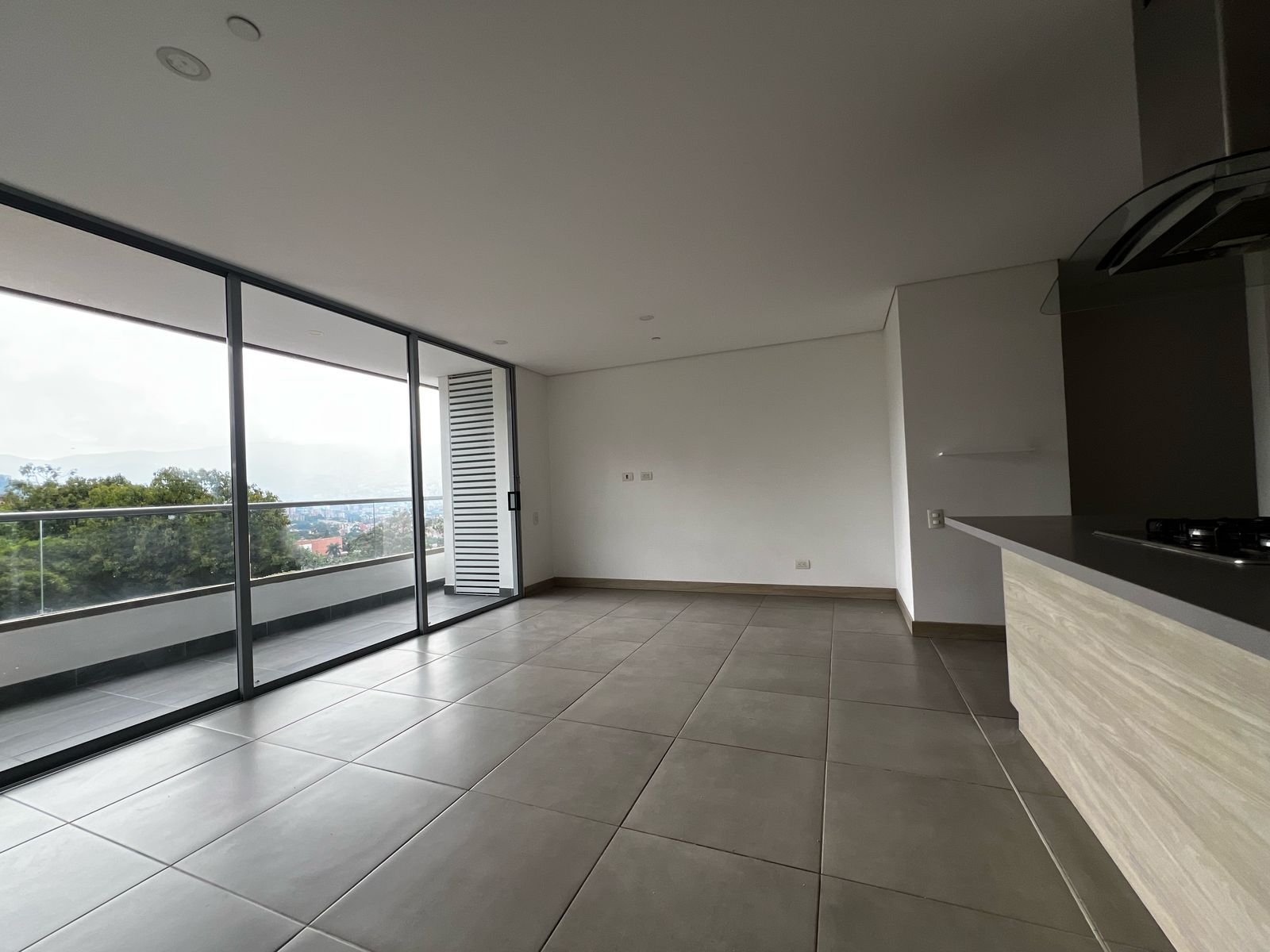 Apartamento en arriendo Antioquia Envigado La Inmaculada 77 m2 Habitaciones 2 Baños 2 Garajes 2 Precio $4350000