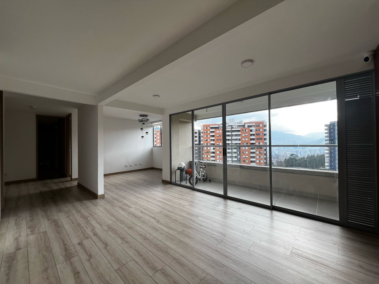 Apartamento en arriendo Antioquia Envigado Loma Del Atravesado 80 m2 Habitaciones 2 Baños 2 Garajes 1 Precio $3750000