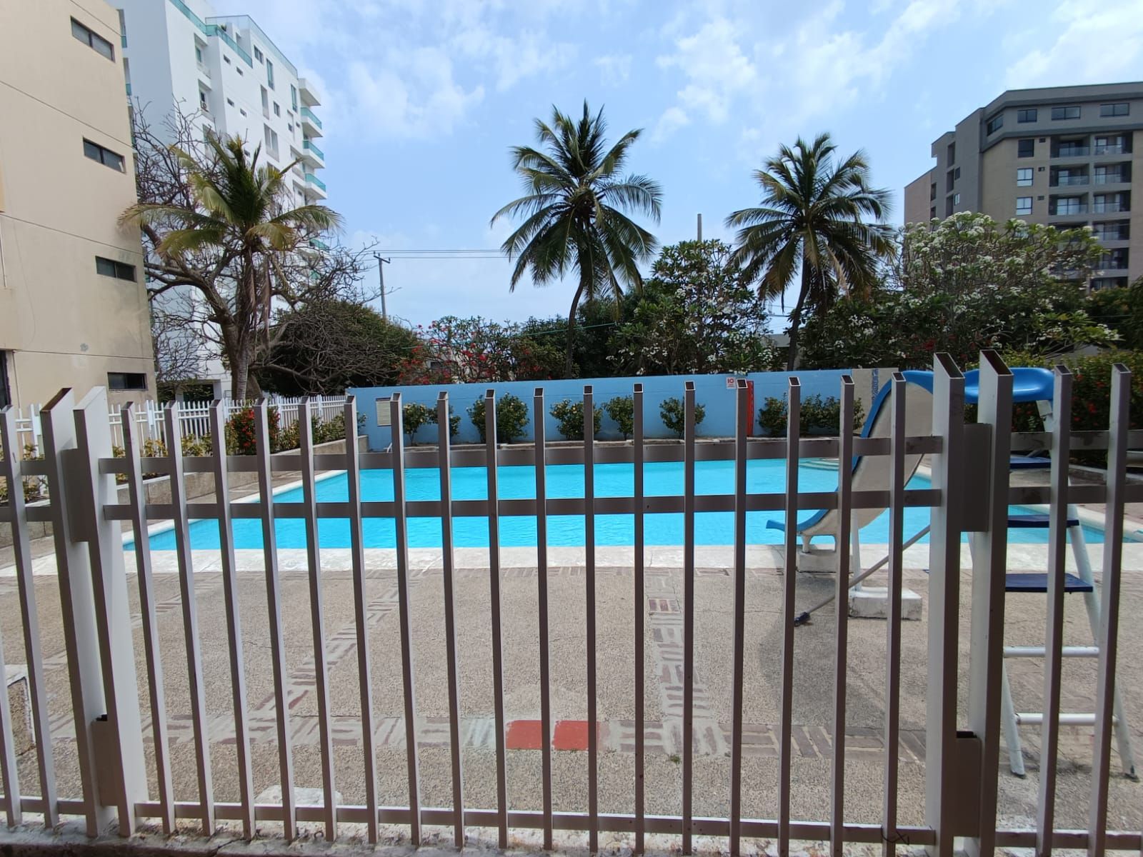Apartamento en arriendo o venta Atlántico Barranquilla Altos Del Prado 100 m2 Habitaciones 3 Baños 2 Garajes 1 Precio venta $330000000 Precio arriendo $1600000