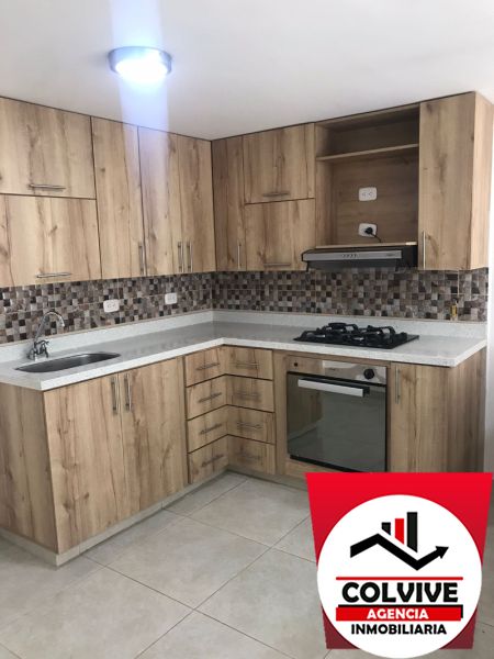 Casa en arriendo o venta Antioquia Sabaneta Prados De Sabaneta 120 m2 Habitaciones 4 Baños 3 Garajes 1 Precio venta $470000000 Precio arriendo $2600000