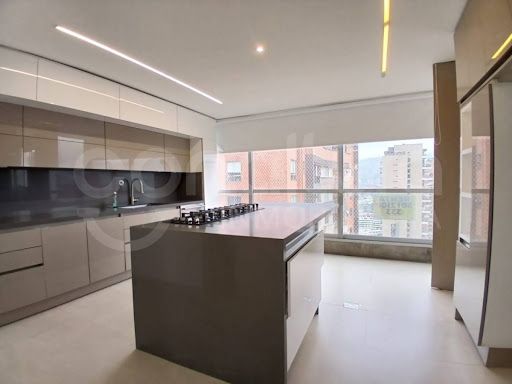 Apartamento en arriendo Antioquia Medellín La Linde 230 m2 Habitaciones 3 Baños 4 Garajes 1 Precio $15500000