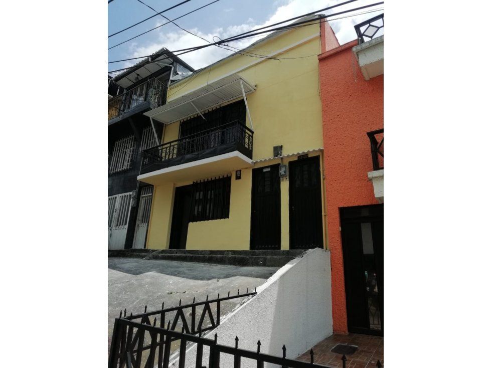 Casa en venta Risaralda Pereira Centenario 216 m2 Habitaciones 5 Baños 3 Garajes 0 Precio $450000000