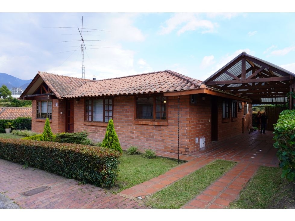 Casa Campestre en arriendo Caldas Manizales Alhambra 200 m2 Habitaciones 4 Baños 5 Garajes 2 Precio $5568000
