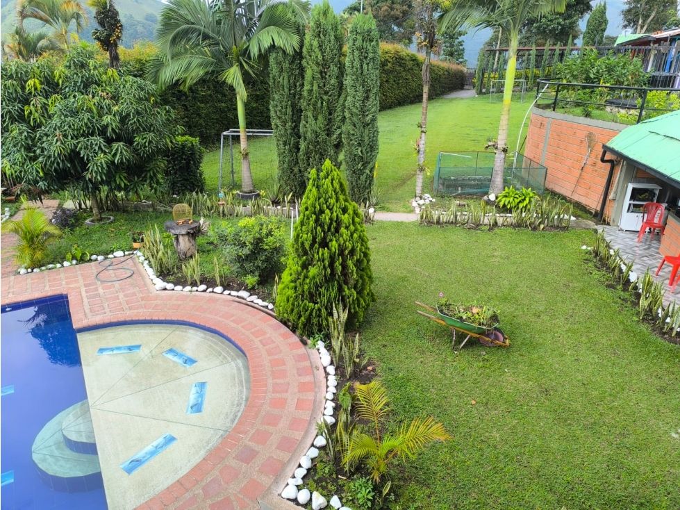 Finca en venta Caldas Villamaría Villamaría 700 m2 Habitaciones 8 Baños 6 Garajes 6 Precio $1300000000