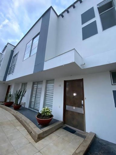 Casa en venta Risaralda Pereira La Julita 260 m2 Habitaciones 4 Baños 5 Garajes 1 Precio $1050000000