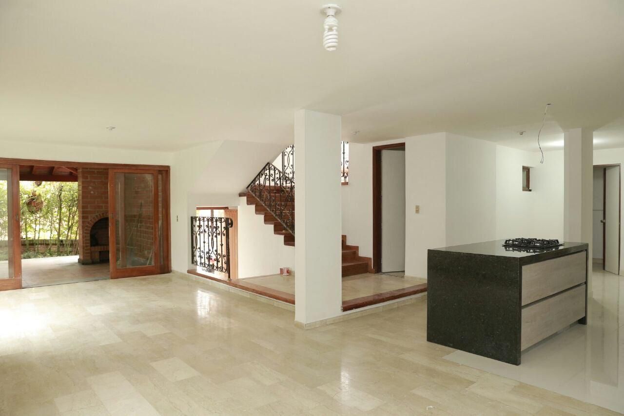 Casa en arriendo o venta Antioquia Medellín La Florida 280 m2 Habitaciones 3 Baños 4 Garajes 2 Precio venta $1510000000 Precio arriendo $9700000