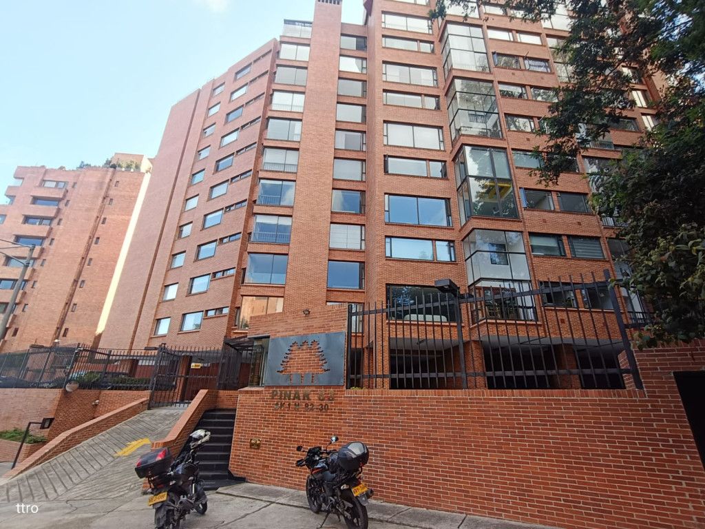 Apartamento en arriendo Cundinamarca Bogotá Los Rosales 206 m2 Habitaciones 3 Baños 4 Garajes 2 Precio $8539000
