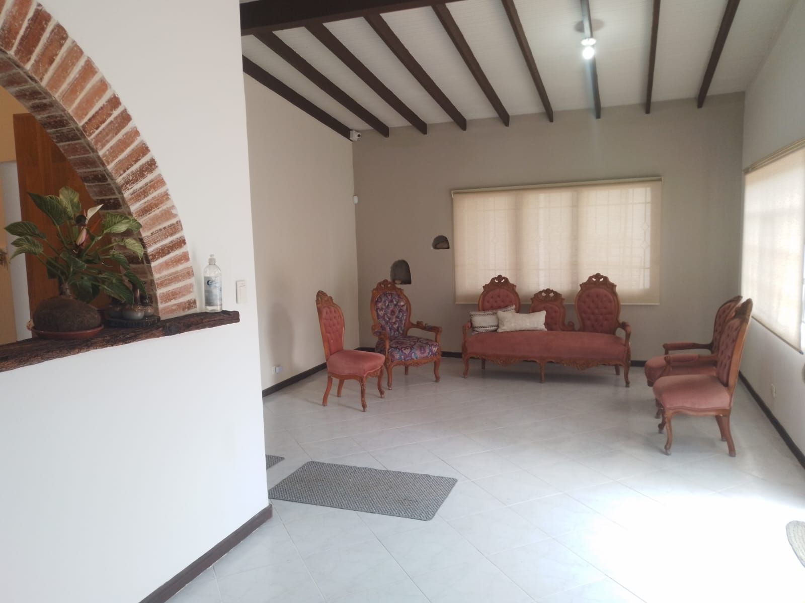 Oficina en arriendo Antioquia Medellín El Tesoro 450 m2 Habitaciones 0 Baños 6 Garajes 6 Precio $16000000